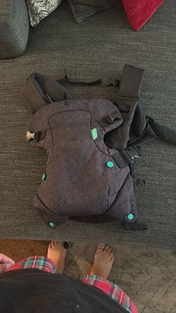Infantino baby carrier