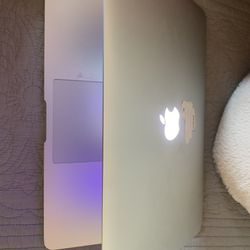 Apple MacBook Air Laptop