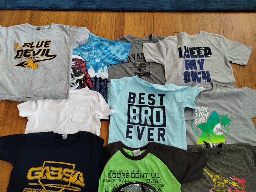 Ten pieces of boys' shirts in six medium sizes