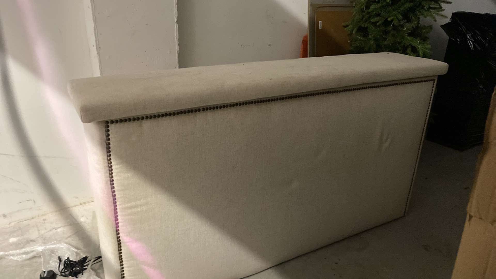 Queen Size Bed Tv Pops Up