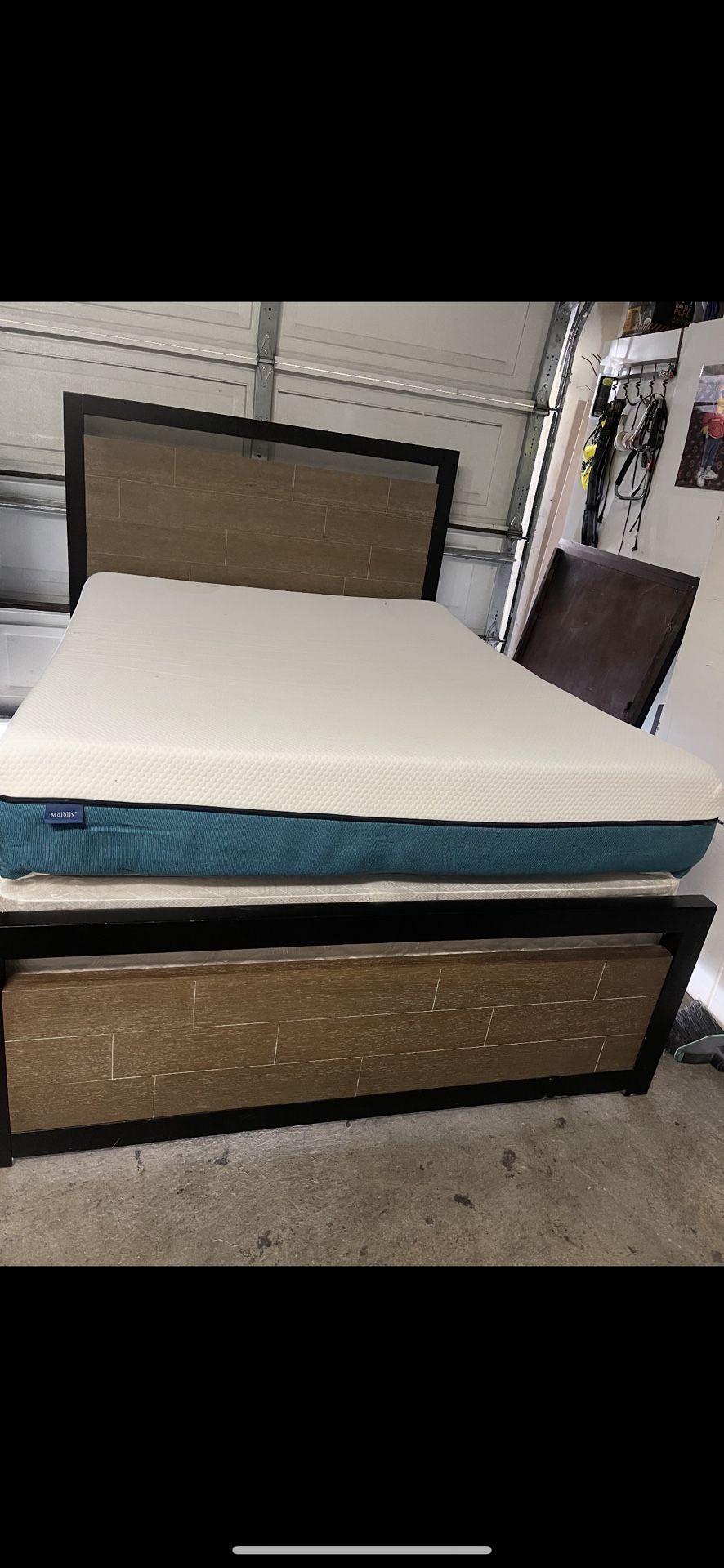 Bedroom Set With High And Mattress, Gel, Foam, Material, Excellent Condition. No Stage Rips Burn