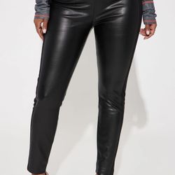 Fashion Nova Faux Leather Leggings 