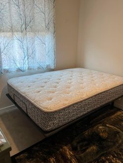 I REALLY NEED TO SELL EVERYTHING! BRAND NEW MATTRESSES KING