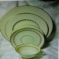 China Set For 6 OR 8 persons XLNT