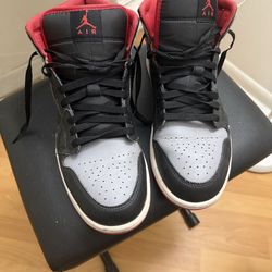 Jordan 1 Mid Bred Shadow