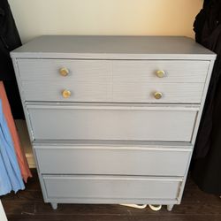4 Drawer dresser 