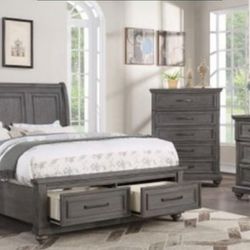 4pc Grey Wood Bedroom Set $1100