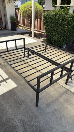 Twin Bed frame with Trundle