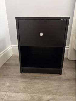 NIGHTSTAND -BLACK