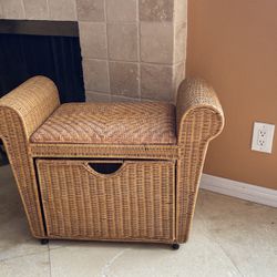 Wicker Vanity Bench Seat with Storage Drawer & Magazine Holders