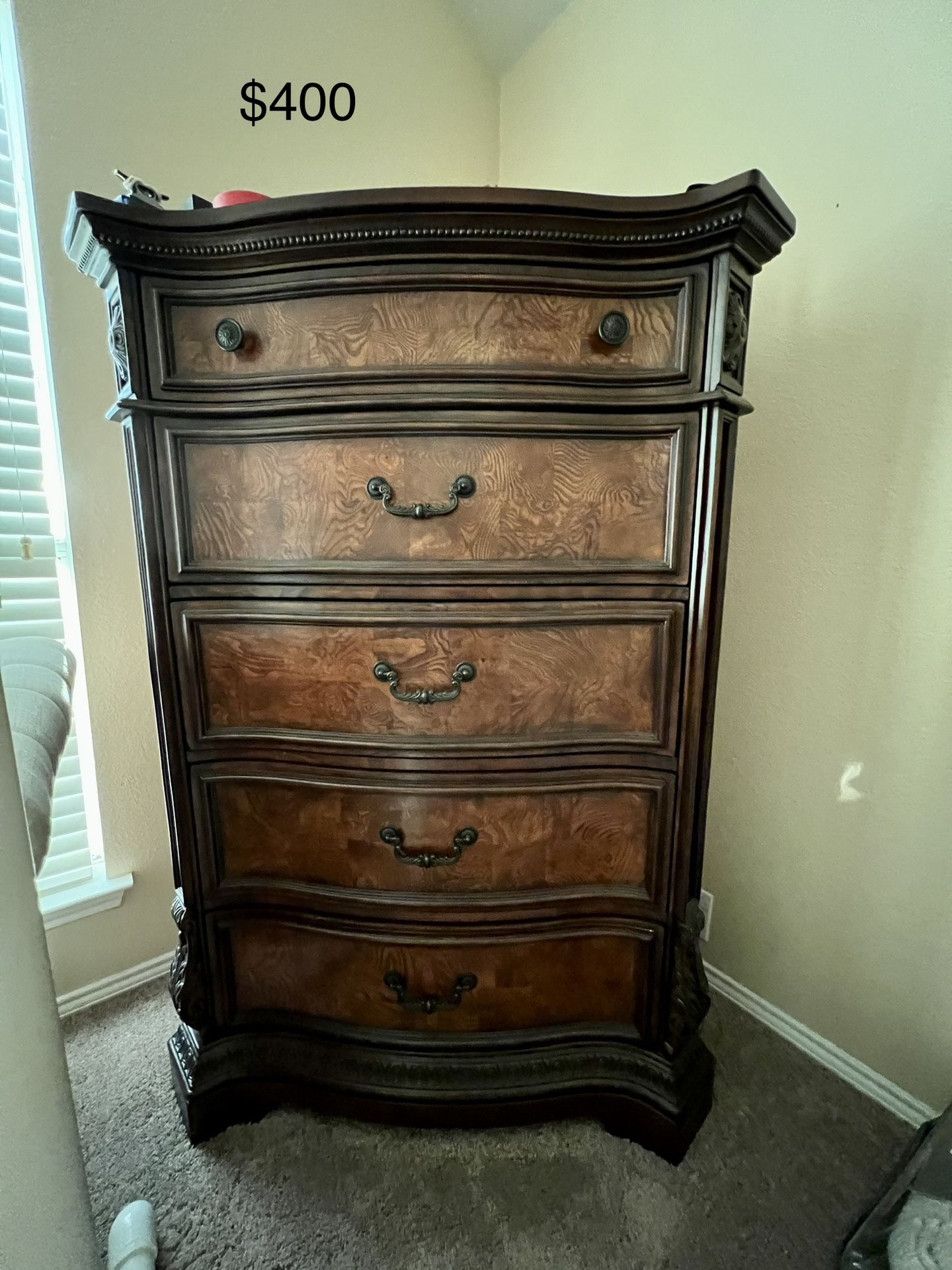 Dresser