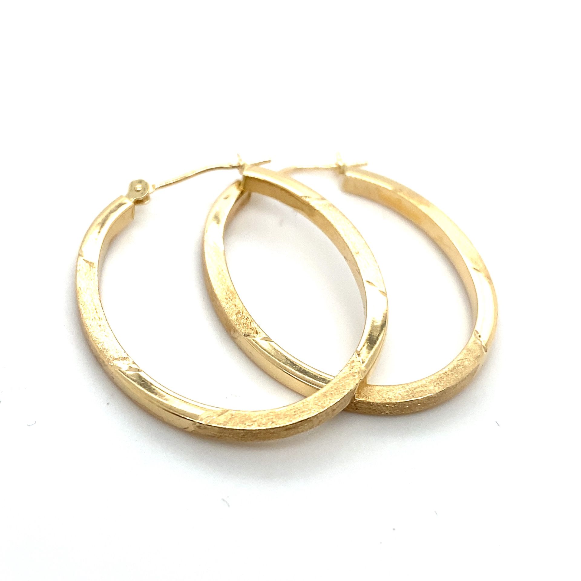 14k Gold Earrrings Oval Hollow Hoops Satin 1.4grams 132922 1