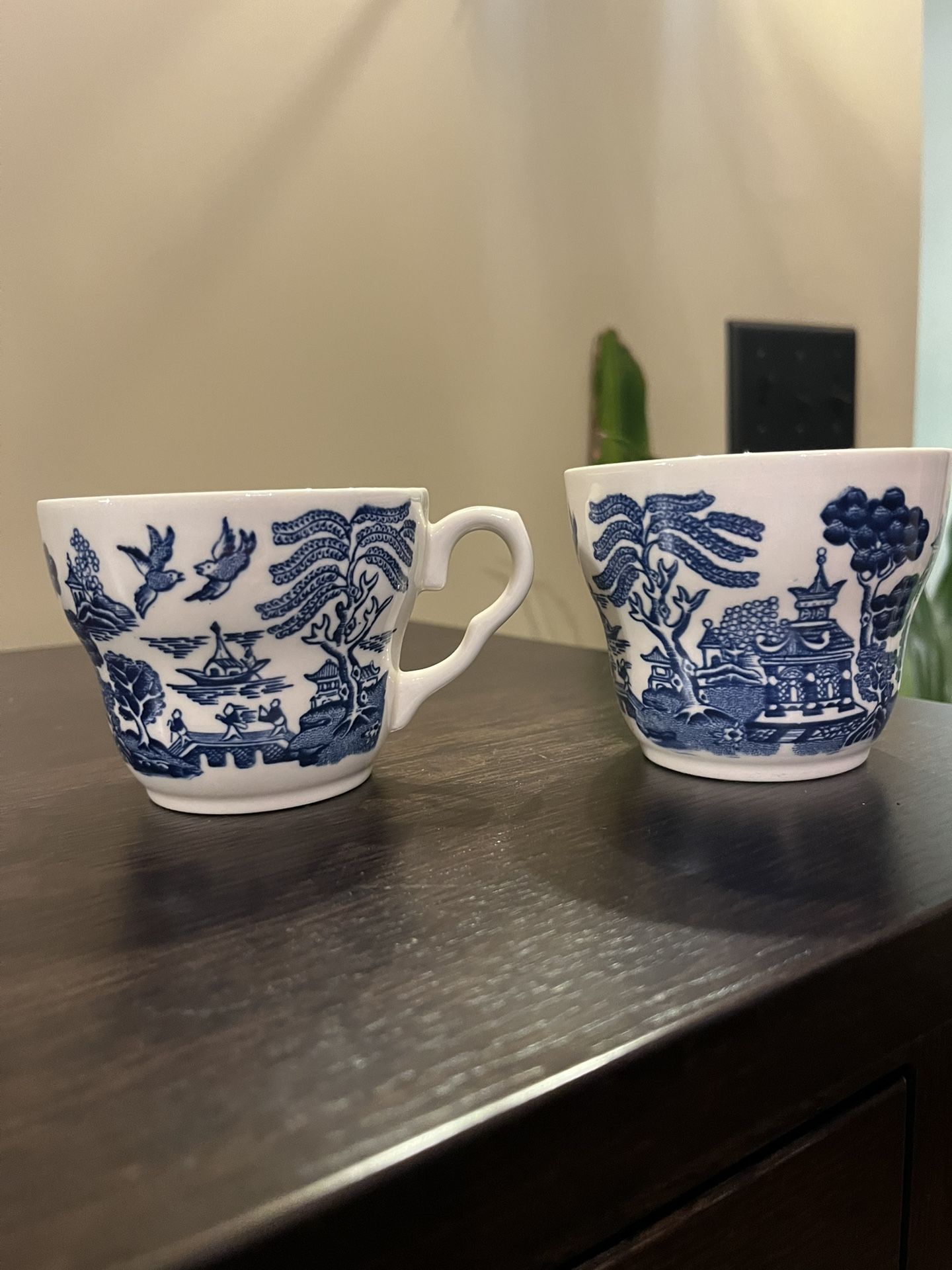 Vintage Blue Willow Tea Cups England EIT LTD Porcelain Blue & White