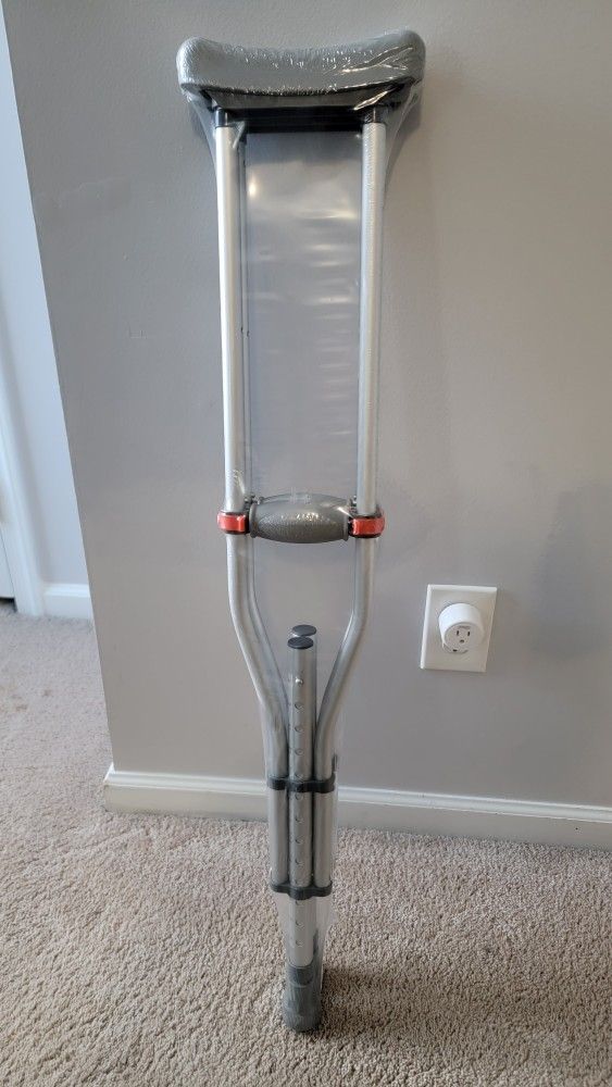 Crutches (1 Pair) NEW