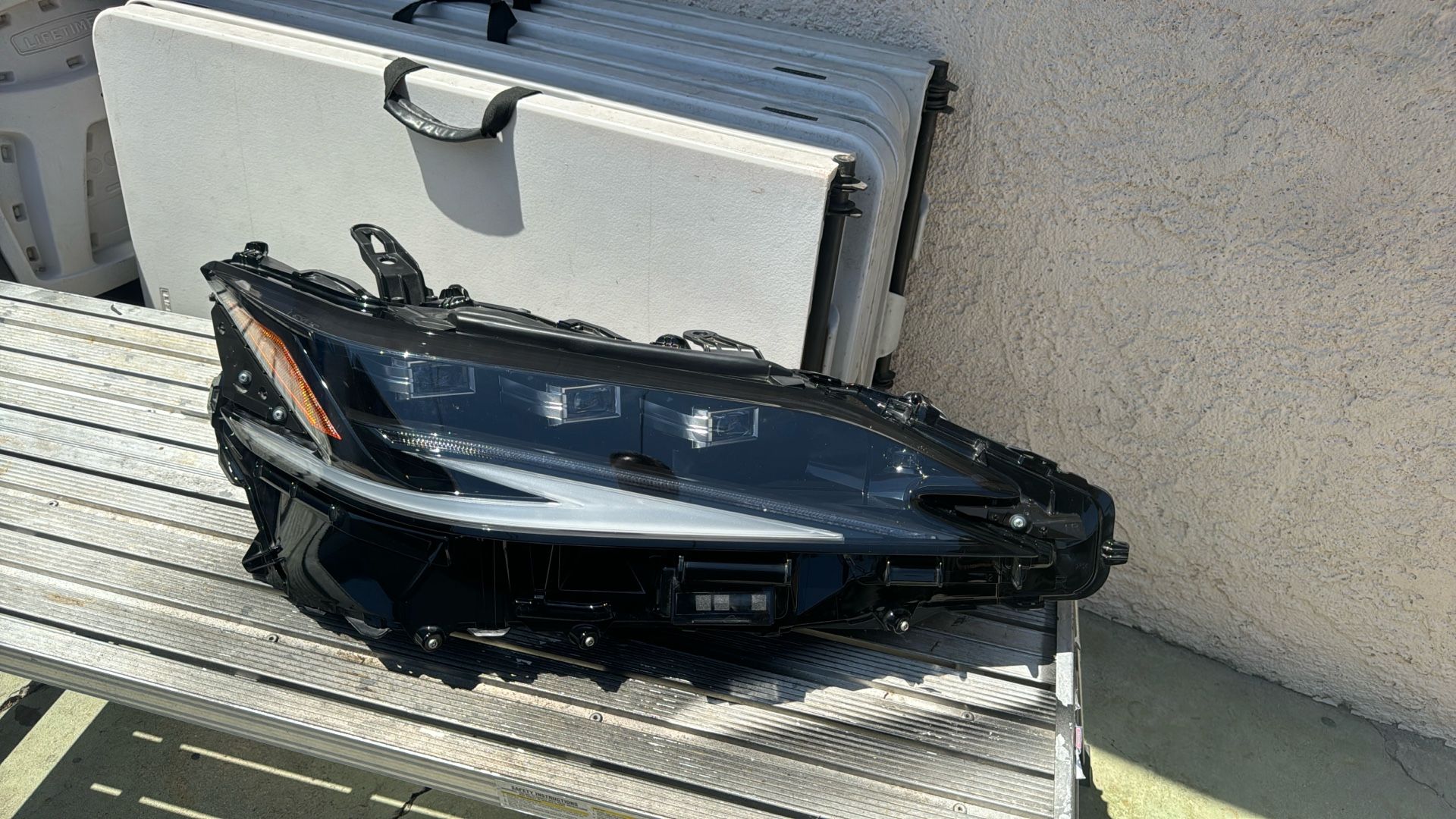 2023 Lexus ES350 Right Headlight