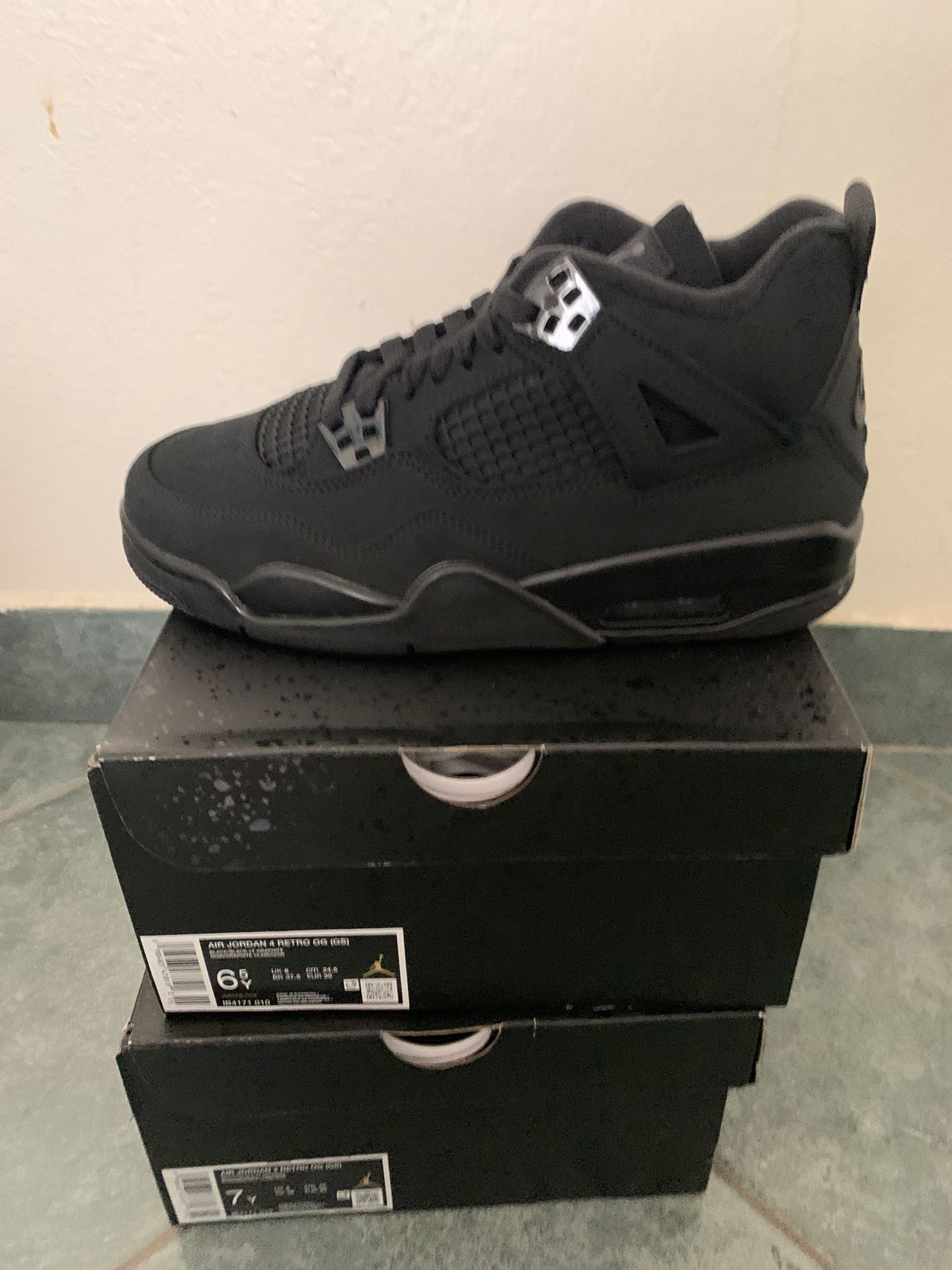 Jordan 4 Black cat grade school