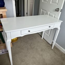 White writing desk with one drawer