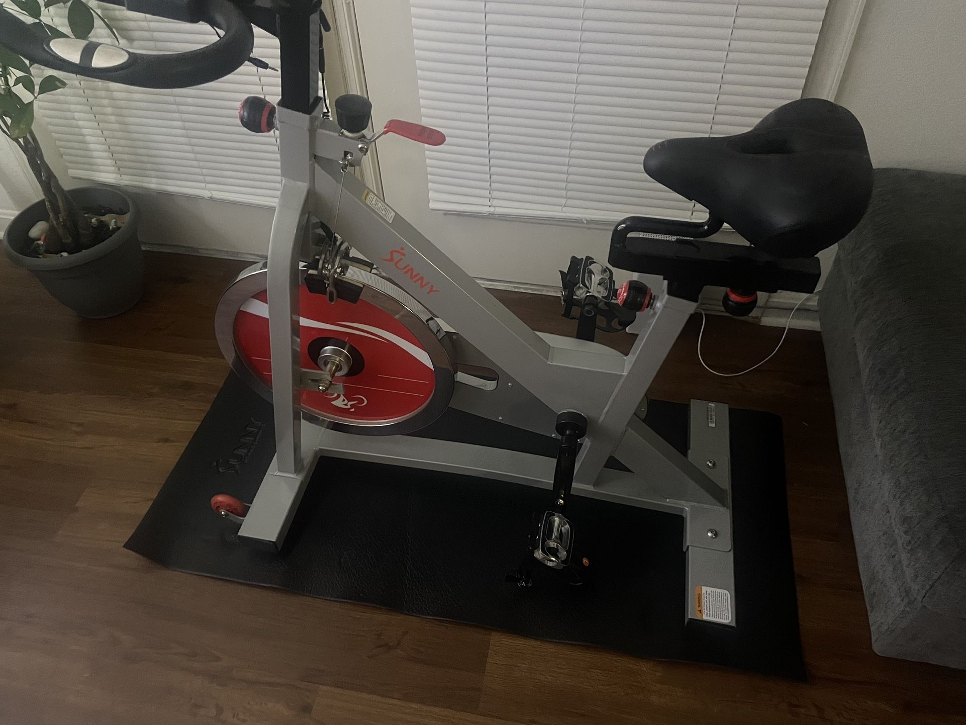 Sunny Health And Fitness Exercise Bike