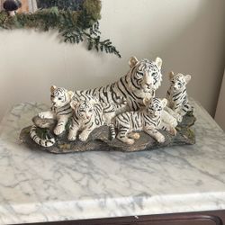 Tiger Family Decor 