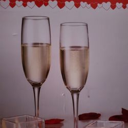 Champagne votive holder set & flower petals