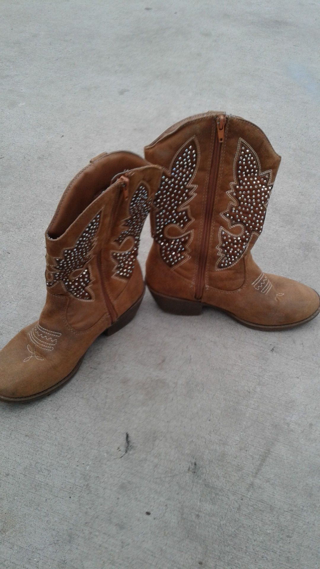 cowboy boots (girls)