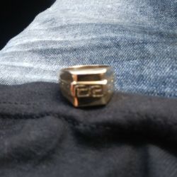 18k gold mens ring 17 grams in weight
