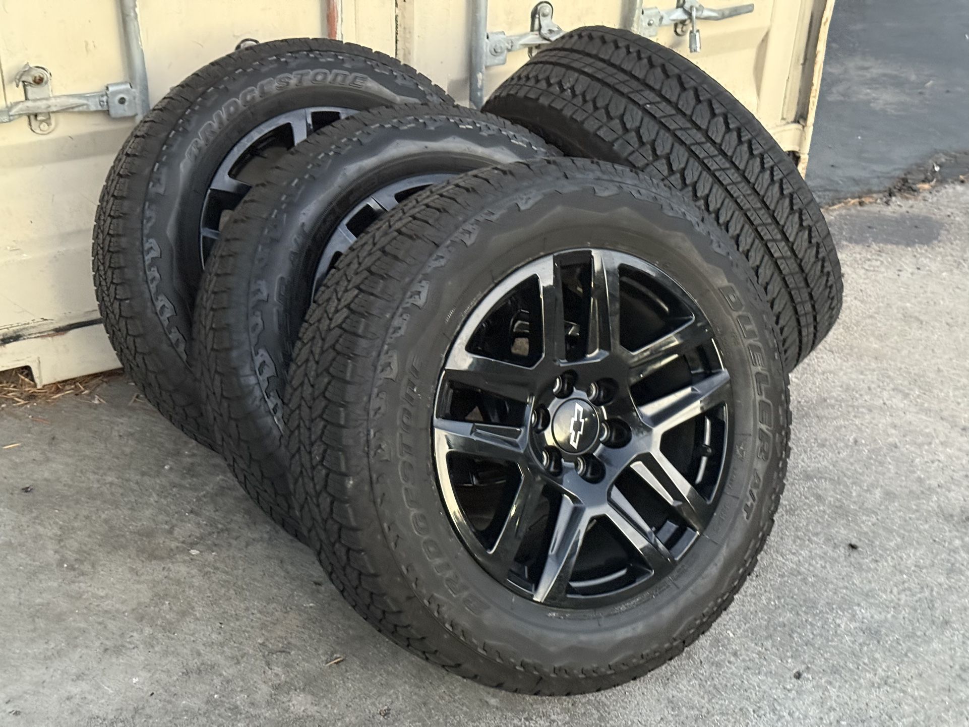 2025 Chevy Silverado, Tahoe, Suburban Wheels And Tires 275/60/R20 $ 1650 Firm Price