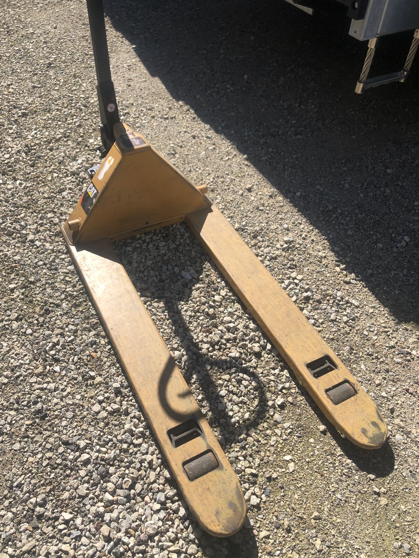 (CAT) Pallet Jack for Sale in Ontario, CA OfferUp