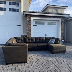 Three Piece Sectional Grey