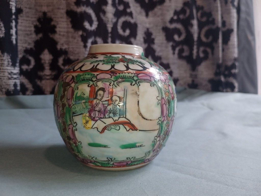 Chinese Hand Painted Ginger Jar