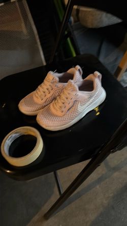 Girls shoes