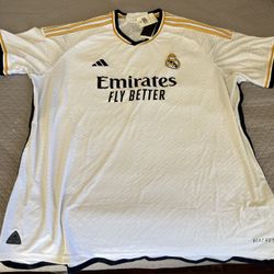 Real Madrid Jersey 23/24 Authentic Toni Kroos 