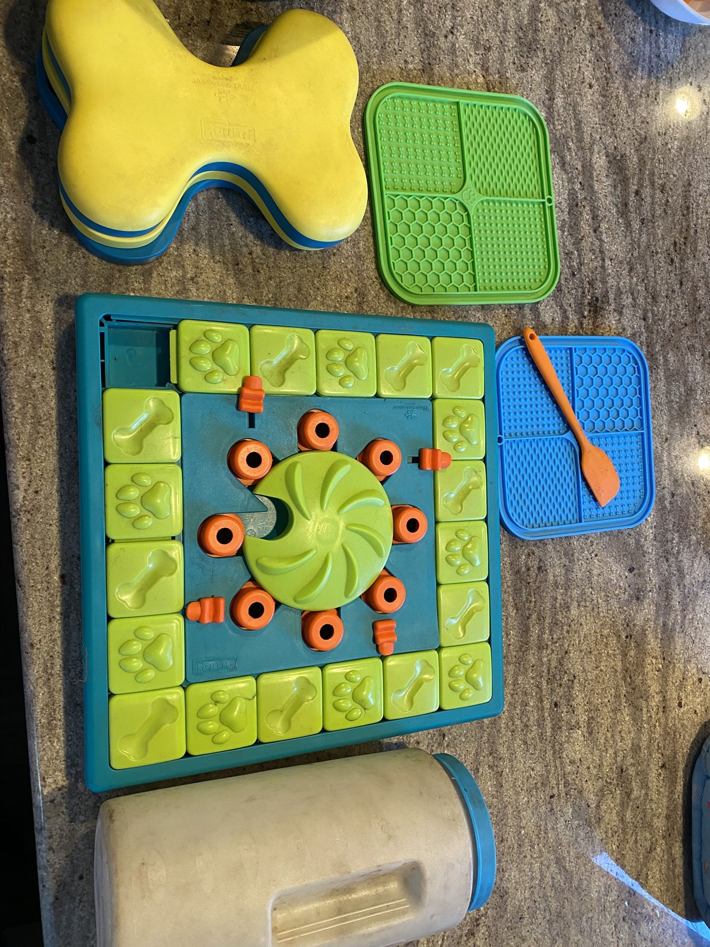 Dog Puzzles Lick Mat And Water Bowl