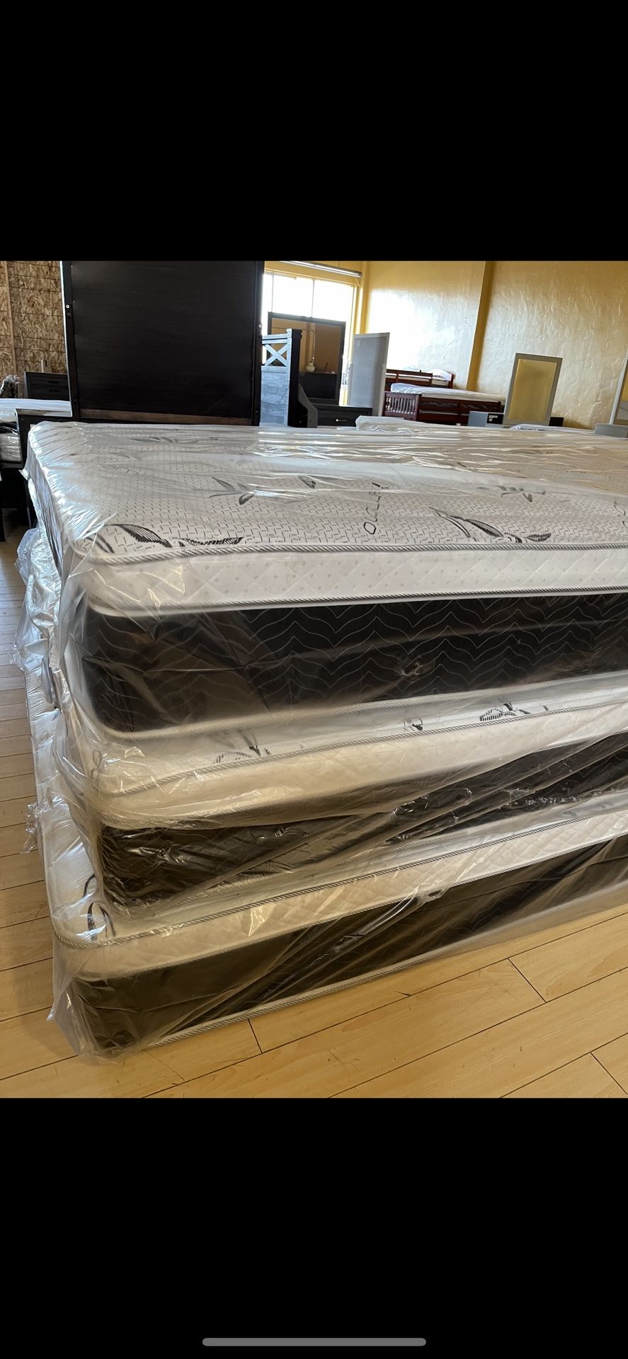 Twin Size Pillow Top Mattress 