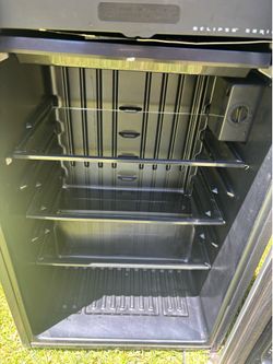 Sanyo Compact Fridge w/Freezer