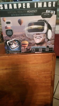 Virtual reality head set By sharper image