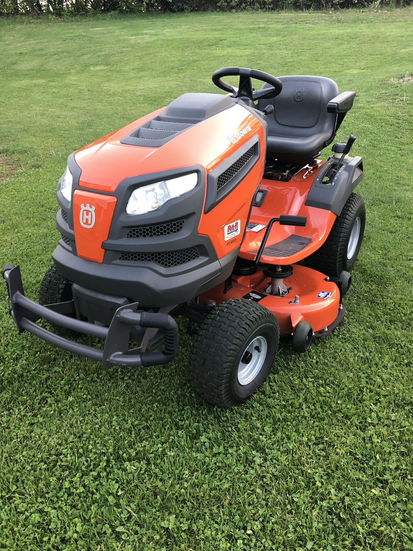 2017 Husqvarna YT 42LS lawn mower 42inch