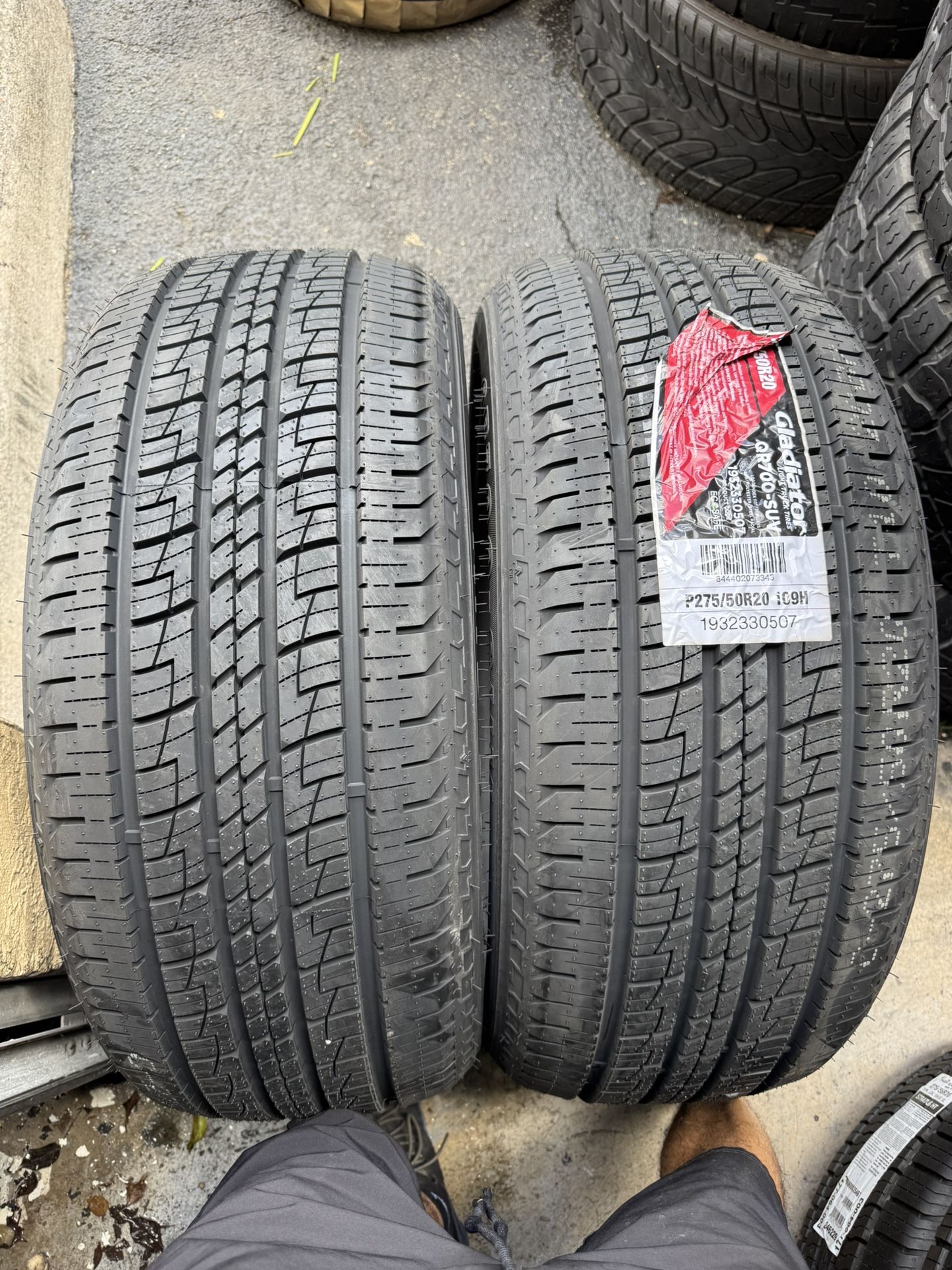 Gladiator 275 50 R20