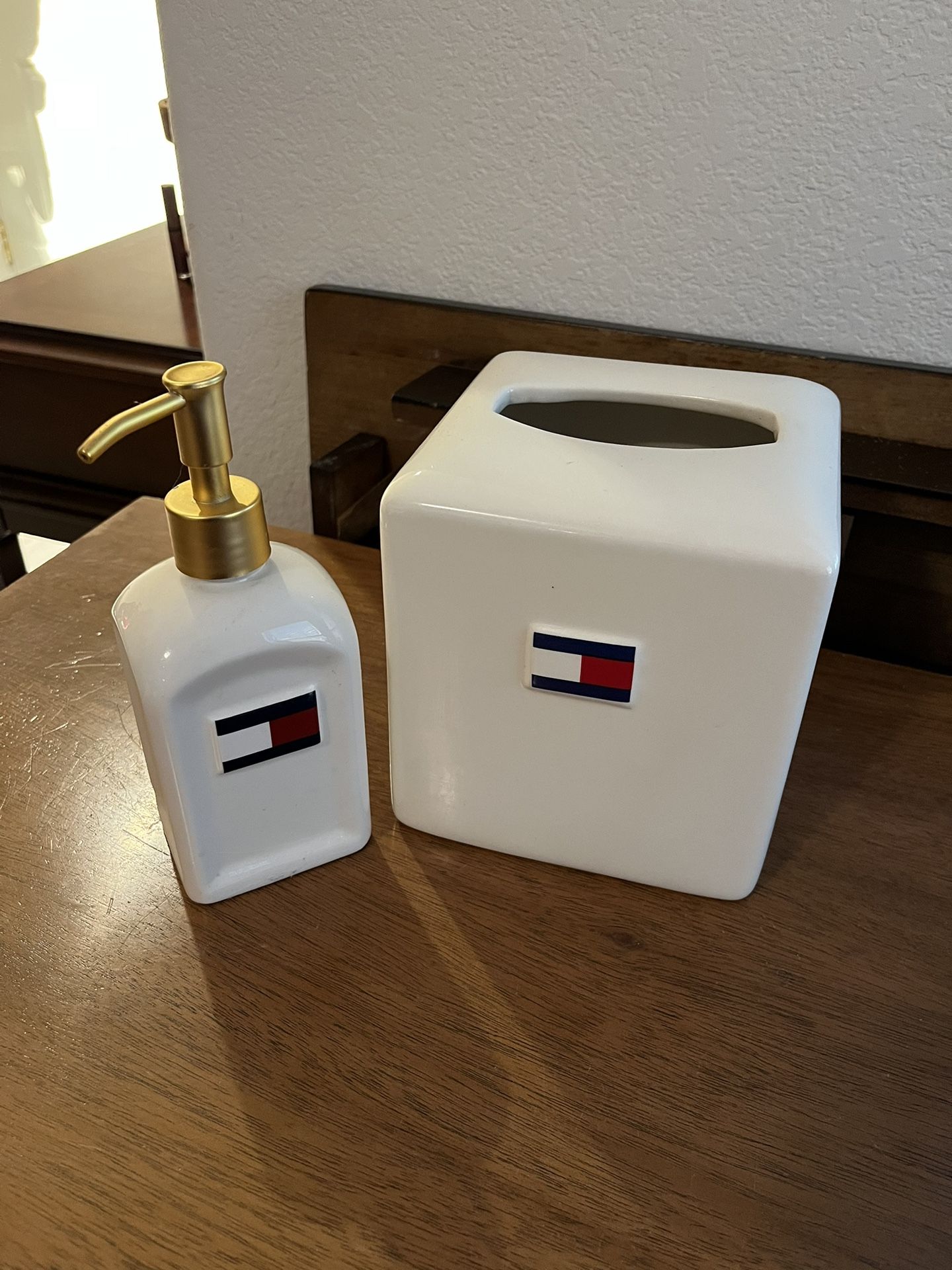 Vintage Tommy Hilfiger Bathroom Set