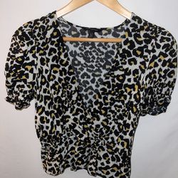 Ladies Womens petite XS Banana Republic cheetah dressy top shirt