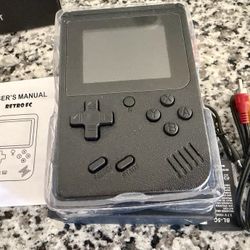 Great Easter Gift! Retro handheld game Black - 550 games