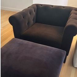 Restoration Hardware Italia Chesterfield Chair – Oak Base