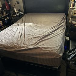 Queen size bed, dresser and mattress