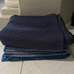Set 2 Moving Blankets