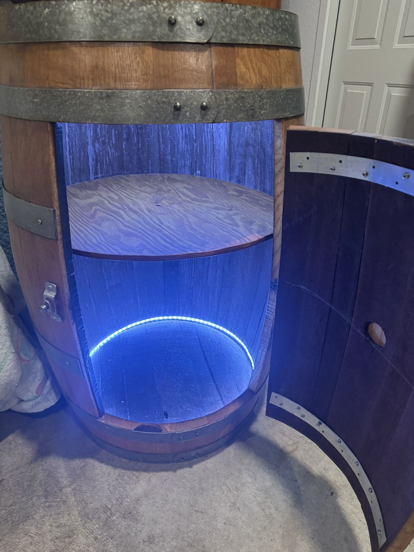 Canton MT-TH Wine Barrel, crafted from American white oak