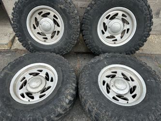 Weld Scorpio 6 lug 16x8 inch wheels. Chevy, Toyota, Nissan, more
