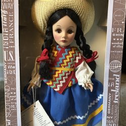 International porcelain Doll; Mexico 🇲🇽 