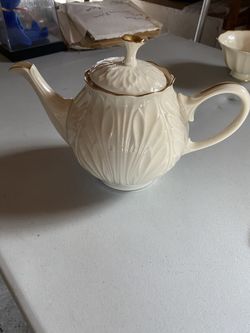 Lennox tea pot