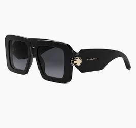 woman’s sunglasses