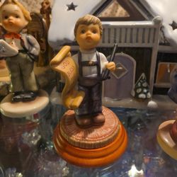 *GOD BLESS THE USA* 2005 BERTA HUMMEL Porcelain FIGURINE Collectibles NEW Boxed